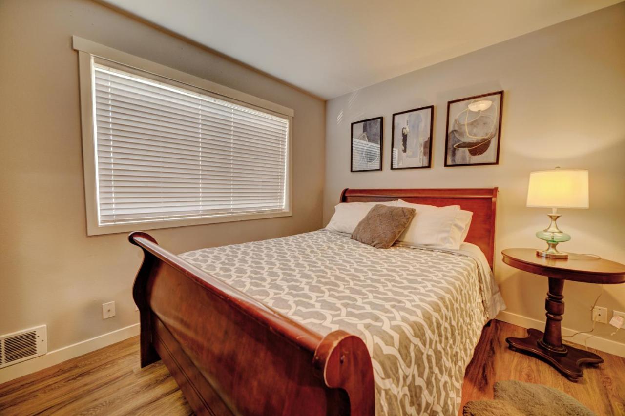 Cozy 2 Bedroom Townhouse In Northgate Seattle Zewnętrze zdjęcie
